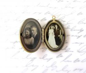 Custom locket w/ your photo, oval pendant, personalized jewelry, lead-free 